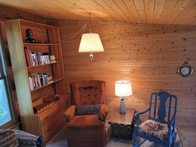 Rainy Lake. Amazingly charming 2 bedroom Keyes Island cabin on - photo 20