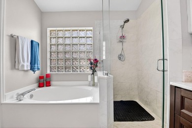 Welcome to a beautifully reimagined lakefront Turnkey home. This - photo 22