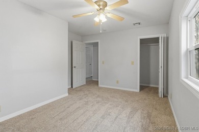 Beautiful FULLY remodeled 2 bedroom 2 bathroom 2nd tier lake - photo 23
