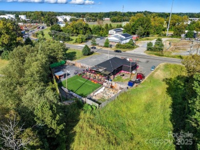 Prime opportunity at 6711 Freedom Drive - this spacious property