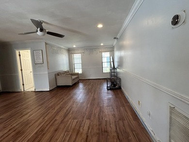 Spacious 3-Bedroom Pool Home in Desirable La Mancha - No HOA! - photo 24