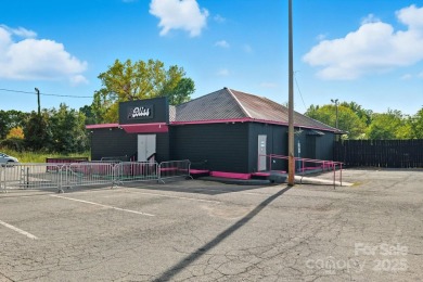 Prime opportunity at 6711 Freedom Drive - this spacious property