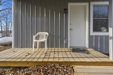Beautiful FULLY remodeled 2 bedroom 2 bathroom 2nd tier lake - photo 26