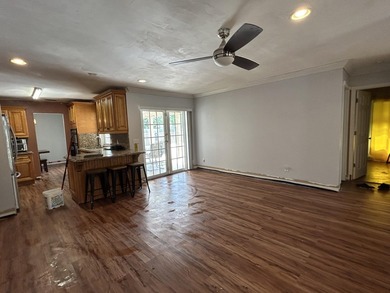 Spacious 3-Bedroom Pool Home in Desirable La Mancha - No HOA! - photo 26