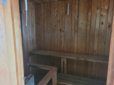 Rainy Lake. Amazingly charming 2 bedroom Keyes Island cabin on - photo 33