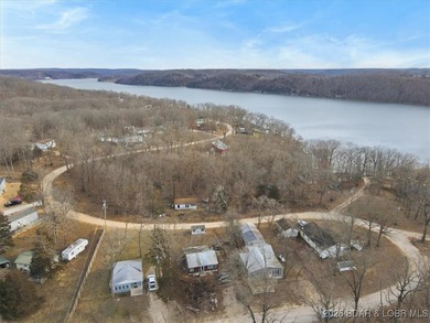 Beautiful FULLY remodeled 2 bedroom 2 bathroom 2nd tier lake - photo 36