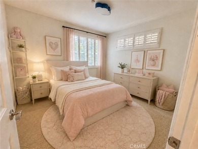 Welcome to this spacious and beautifully updated three-bedroom - photo 36