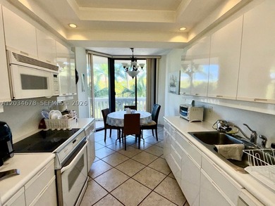 AMAZING OPPORTUNITY & GREAT PRICE - SPACIOUS 2 BEDROOM /2 BATH - photo 4