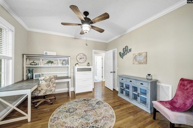 This extremely well-kept, super clean, and move-in ready - photo 17