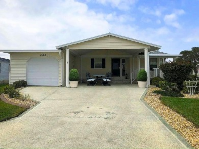 (private lake, pond, creek) Home For Sale in Sebring Florida