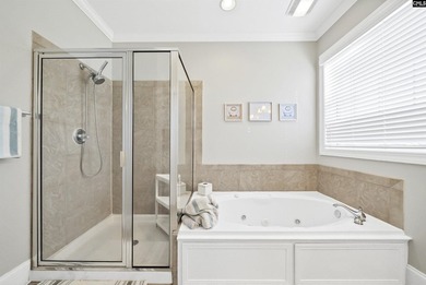 This extremely well-kept, super clean, and move-in ready - photo 24