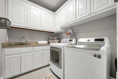 This extremely well-kept, super clean, and move-in ready - photo 26