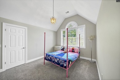 This extremely well-kept, super clean, and move-in ready - photo 27