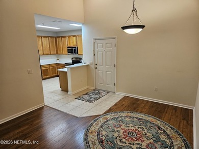 Amazing location close to nightlife, the beach, shopping, and - photo 6