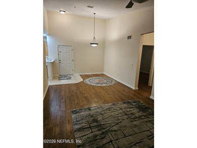 Amazing location close to nightlife, the beach, shopping, and - photo 7