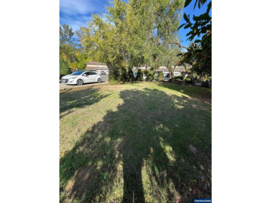 Accepted Offer with Contingencies. This is a 3 bedroom 1.5 bath