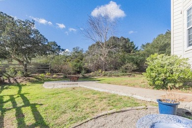 Welcome to a beautiful, private hilltop home in Prunedale. The - photo 9