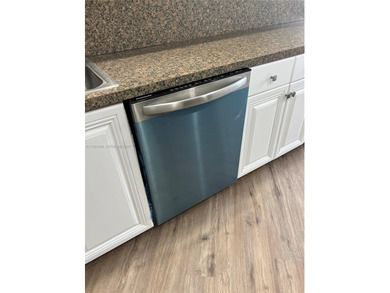 LAKE POINT TOWER AND MARINA. BEST VIEW OF THIS BUILDING