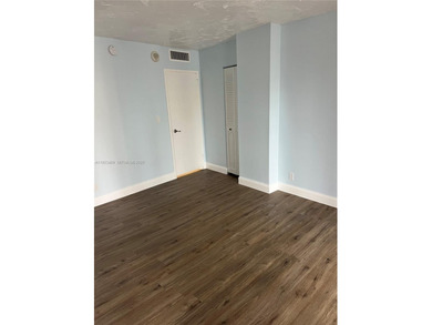 LAKE POINT TOWER AND MARINA. BEST VIEW OF THIS BUILDING