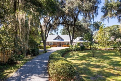 Lake Home For Sale in Melrose, Florida