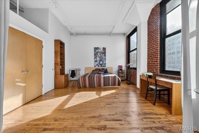 Wake up to sweeping city views that stretch from downtown