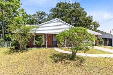 (private lake, pond, creek) Home For Sale in Orlando Florida