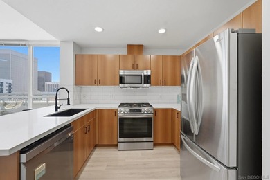 Rarely available corner residence in the heart of Little Italy - photo 13