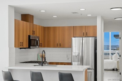 Rarely available corner residence in the heart of Little Italy - photo 14