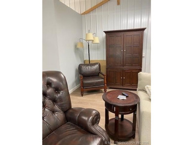 LOCATED IN THE HEART OF LONGTOWN, this like-new barndominium - photo 15