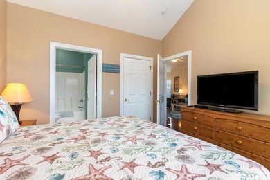 Fully furnished, third floor end unit condo located in Magnolia - photo 18