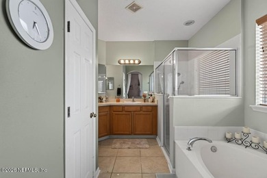Welcome home to this beautifully maintained 4-bedroom, 2-bath - photo 18