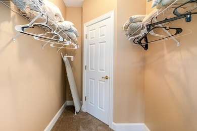 Fully furnished, third floor end unit condo located in Magnolia - photo 19