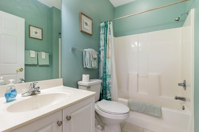 Fully furnished, third floor end unit condo located in Magnolia - photo 20