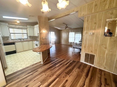 Handyman Special - Priced to Sell!Great opportunity to own an - photo 3