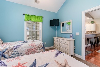 Fully furnished, third floor end unit condo located in Magnolia - photo 25