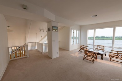 Beach Front Post Modern Contemporary on a 30 house Private - photo 25