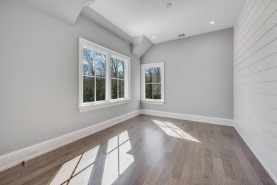 Beautifully constructed and thoughtfully designed, this stunning - photo 25
