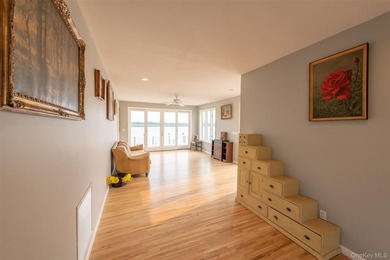 Beach Front Post Modern Contemporary on a 30 house Private - photo 29