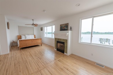 Beach Front Post Modern Contemporary on a 30 house Private - photo 32