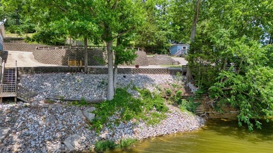 Updated, well-maintained 2-bed 1-bath mobile lakefront home on - photo 33