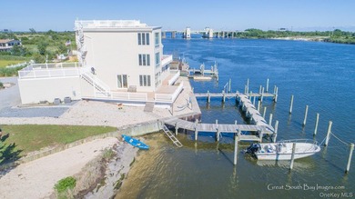 Beach Front Post Modern Contemporary on a 30 house Private - photo 38