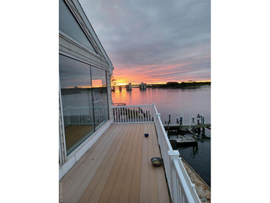 Beach Front Post Modern Contemporary on a 30 house Private - photo 41