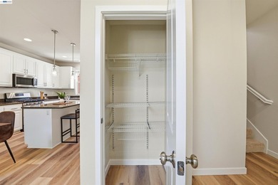 *Irvington Gem* single family home bright, modern living with - photo 8