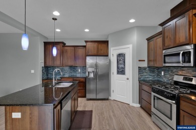 Beautiful 4 bed, 2.5 bath home with 1887 sqft, built in 2015