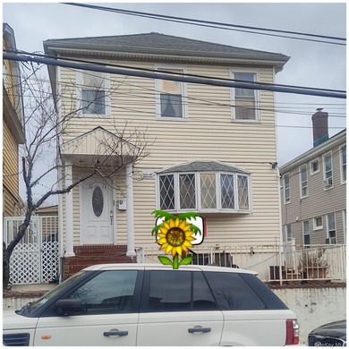 East River Townhome/Townhouse Sale Pending in East Elmhurst New York