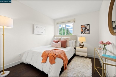 Light filled Heather Farm townhome with a golf course setting - photo 11