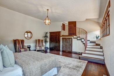 This spacious 4-bedroom, 3.5-bathroom home in Los Gatos offers 2 - photo 15