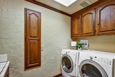 This spacious 4-bedroom, 3.5-bathroom home in Los Gatos offers 2 - photo 21