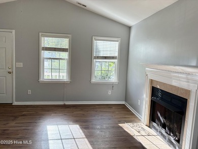 3 bedroom, 2 bath home with all appliances and fenced in yard - photo 2