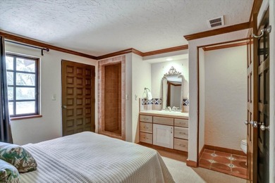 This spacious 4-bedroom, 3.5-bathroom home in Los Gatos offers 2 - photo 32